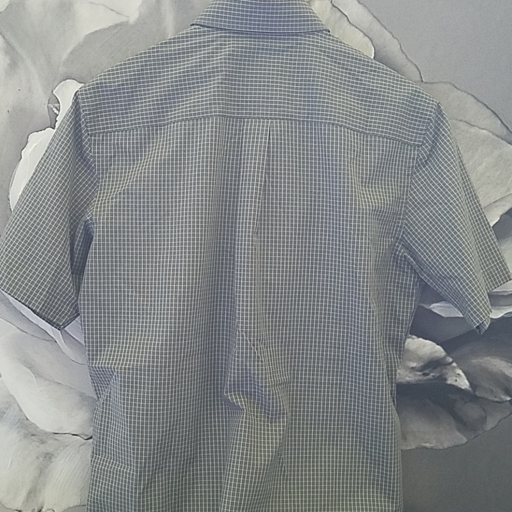 BOGO! Van Heusen, Short Sleeve, Men's Button Down Shirt - Picture 3 of 5